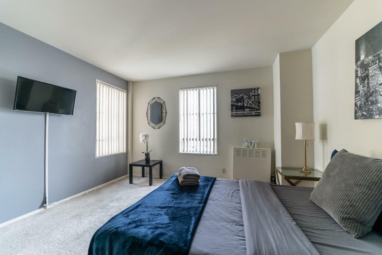 لوس أنجلوس 2 Bedroom Condo With A View Near The Grove المظهر الخارجي الصورة